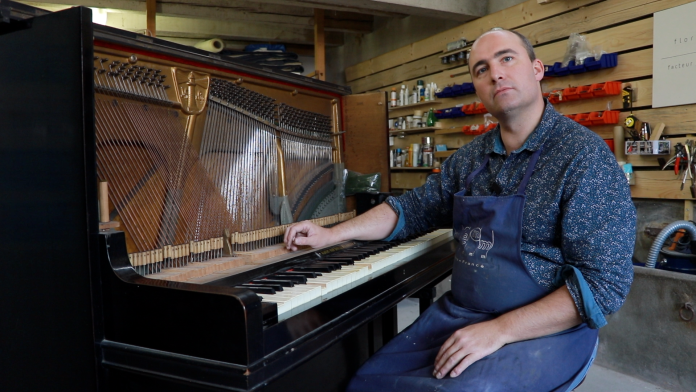 D’accordeur à restaurateur, Florent Cornu, un artisan au chevet des pianos