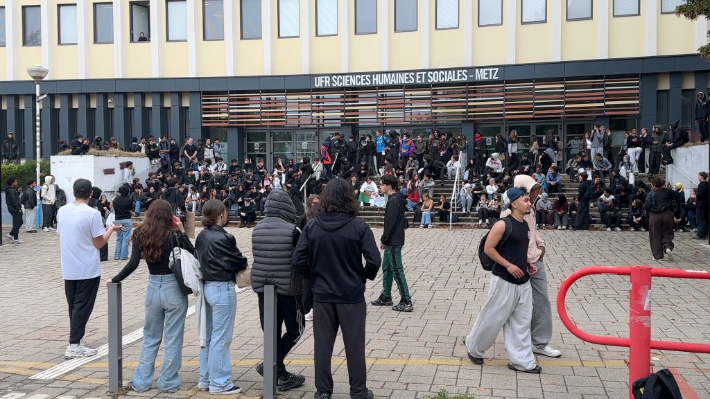Les lycéens et étudiants rassemblés à Metz le 2 octobre. ©Paul Obrist