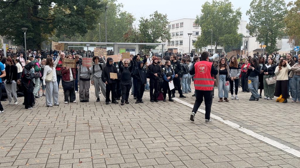 Les lycéens et étudiants rassemblés à Metz le 2 octobre. ©Paul Obrist