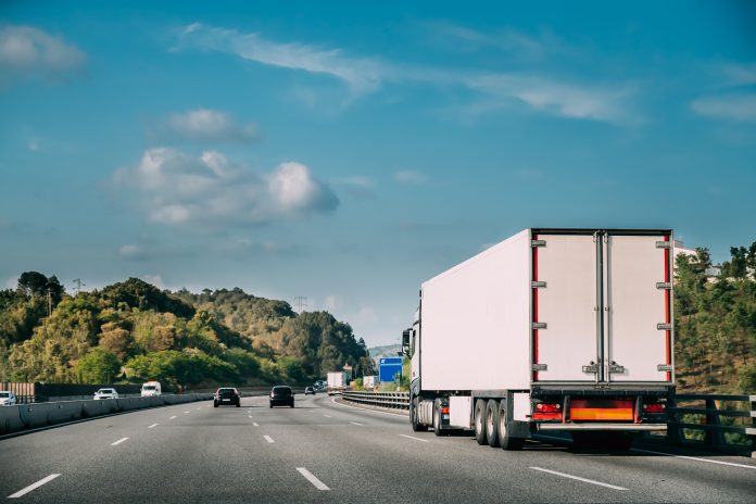 Taxes sur les poids lourds : les transporteurs se mobilisent à Metz le 15 octobre