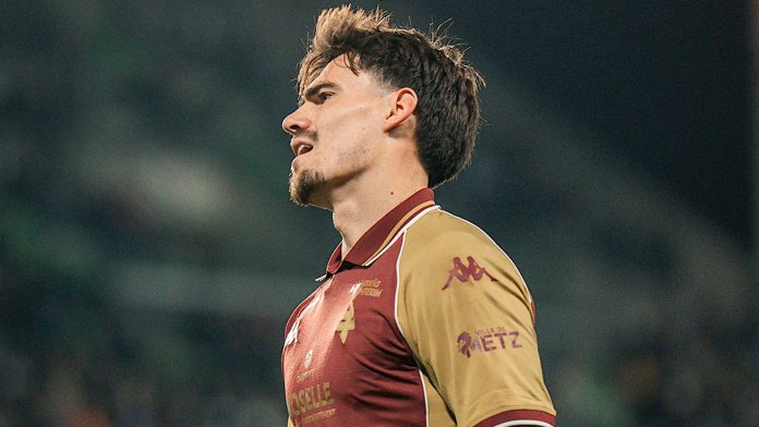 Un FC Metz sans vie s'effondre face à Pau en Ligue 2